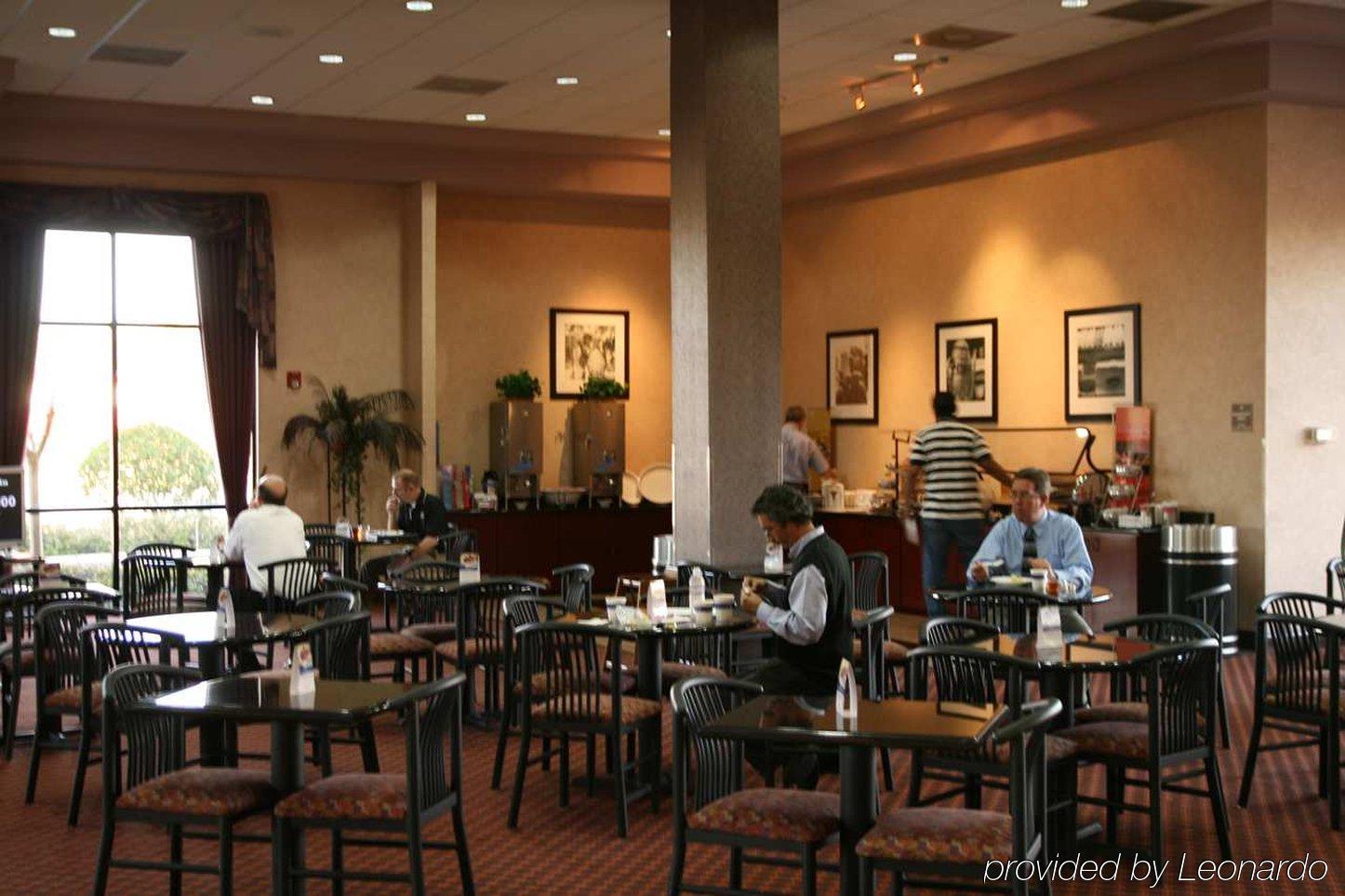 Ramada By Wyndham Orlando Florida Mall Restaurante foto