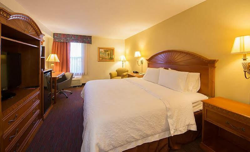 Ramada By Wyndham Orlando Florida Mall Exterior foto